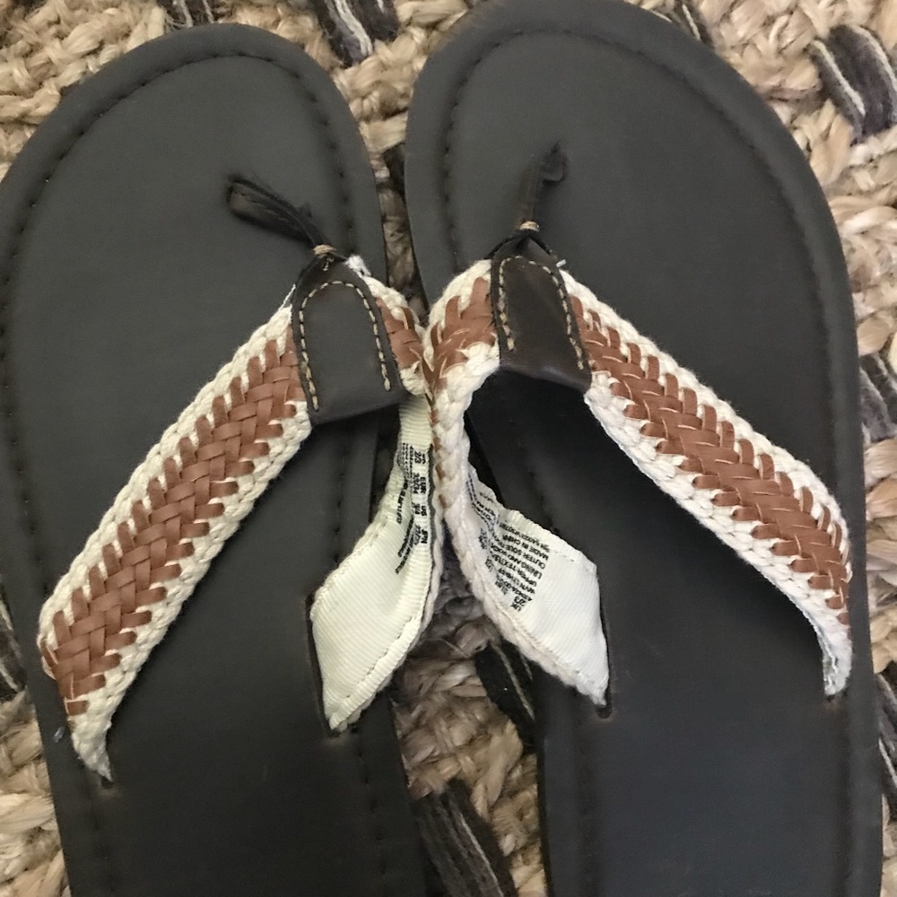 Boys GAP flip flops size 3/4